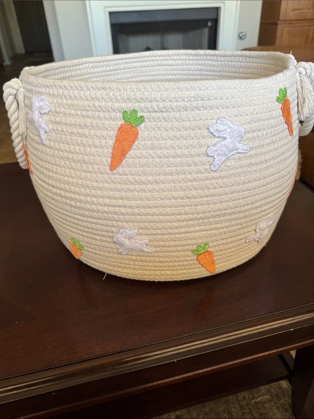 Embroidered Carrot & Bunny Rope Basket - Cream